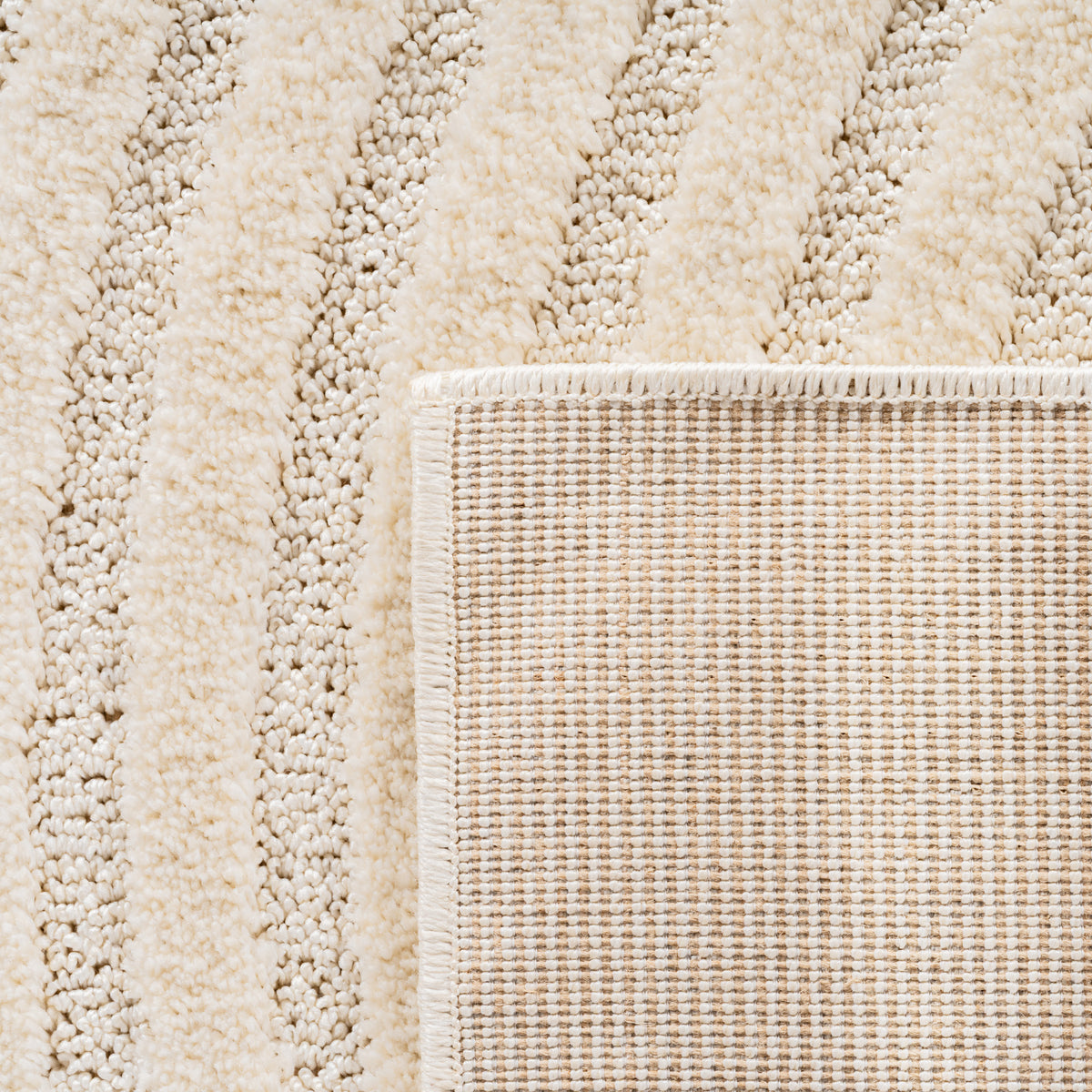 Amy 1122 creme  · Modernes 3D-Reliefdesign
