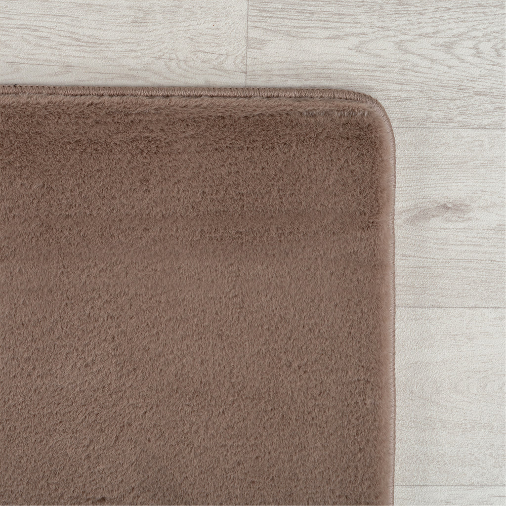 Amber 1400 mocca · Kuschelweicher Hochflor-Teppich