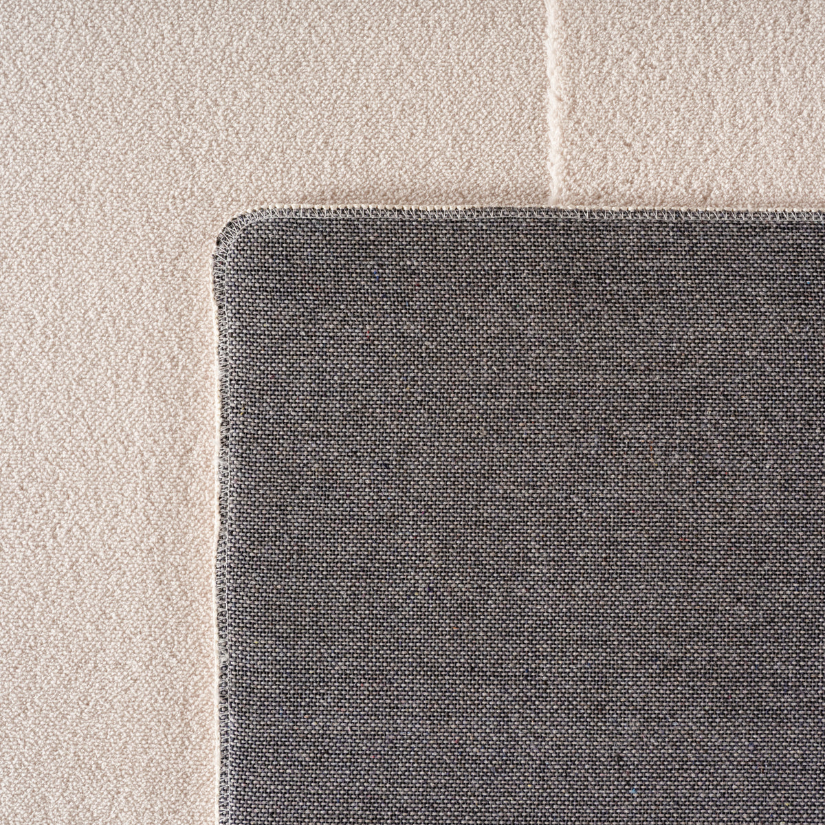 Pia 1614 creme · Moderner Teppich mit abstraktem Reliefmuster