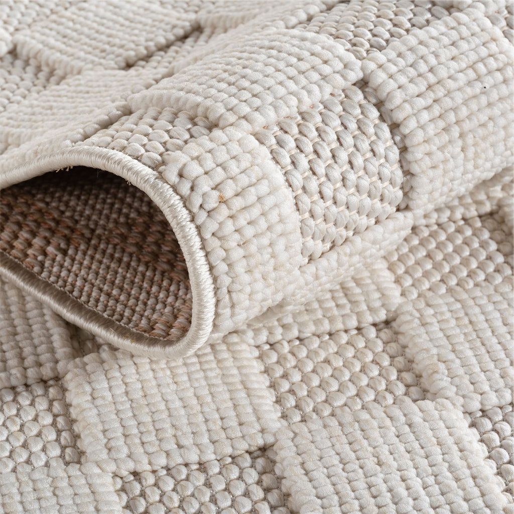 Hira 2203 creme · Moderner Strukturteppich mit geometrischem 3D-Rautenmuster