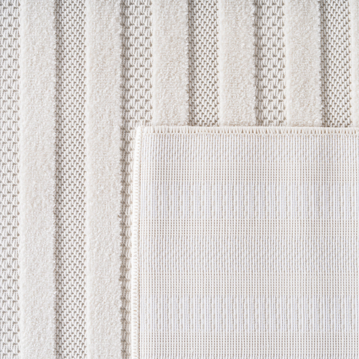Desi 1658 creme · Elegantes Reliefdesign in 3D